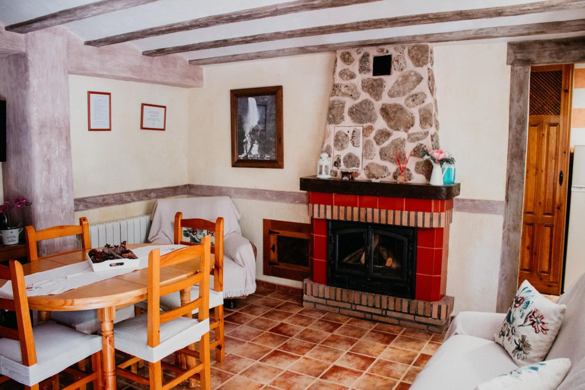 Apartamentos El Callejon Riópar Exteriör bild