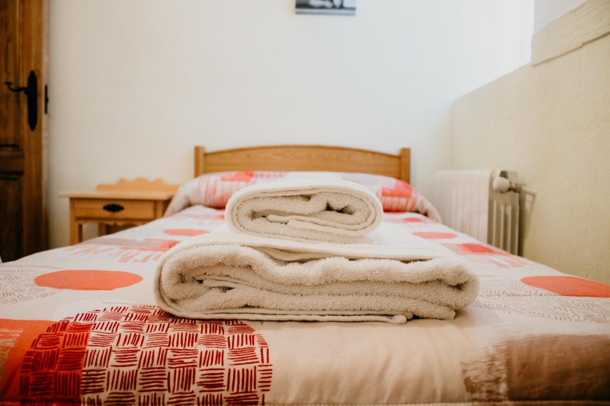 Apartamentos El Callejon Riópar Exteriör bild